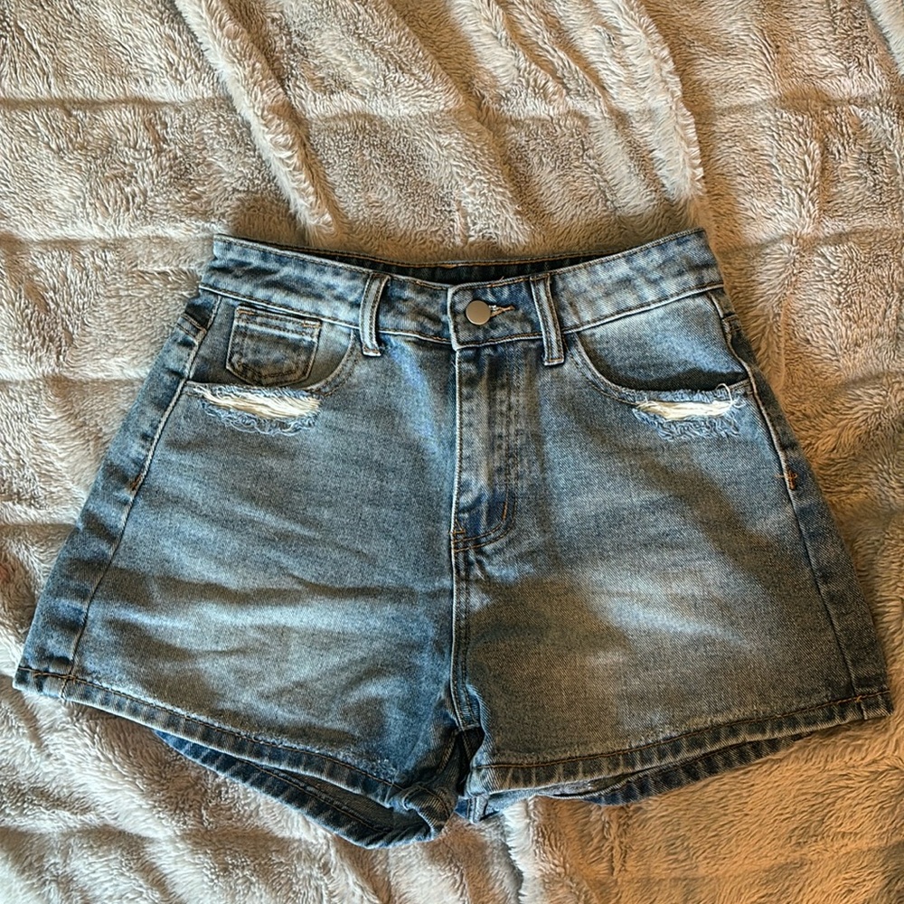 shein-dazy blue light washed jean shorts (from shein store)